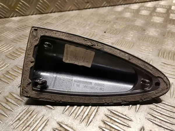 OEM 6942242 GPS-antennikansi BMW 3 E90/E91:lle image 3