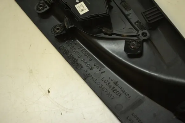Cadillac OE Cubre panel asiento OEM - Lado derecho image 9