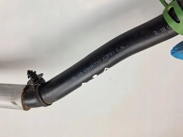 Nissan Qashqai 2014 Belüftungsschlauch image 6