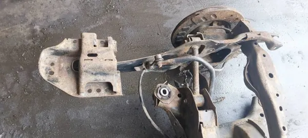 Mazda CX-9 I 06-15 bakvagnsbalk OEM image 4