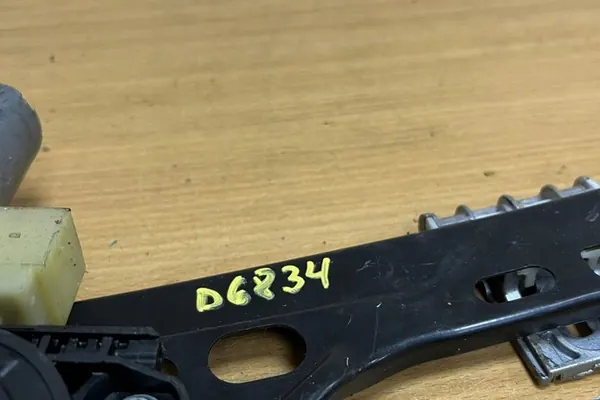 Elevador de vidro traseiro direito MERCEDES-BENZ C (W203) A2038203042 image 5