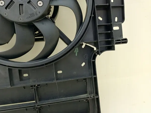 Kühlerlüftergehäuse OEM 214817257R Renault image 9