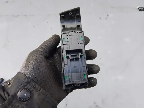 Fensterschalter Skoda Fabia III 5E0959857 image 2