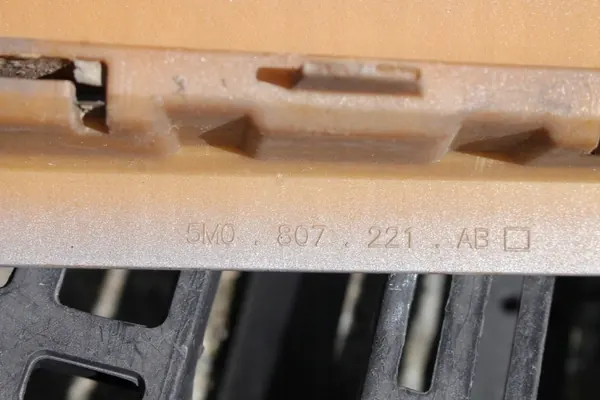 VW GOLF 5 V PLUS JETTA Etupuskuri Vahvistus 1K0807109C image 9