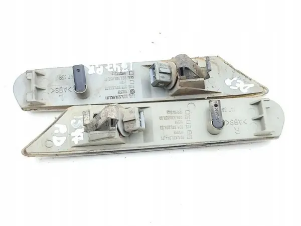 Linker Kotflügelblinker OEM 99663103301 - Gebraucht image 6