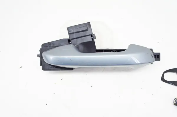 Mão de Porta Traseira Direita Kia Ceed III Prata Metálico OEM UO148 image 2