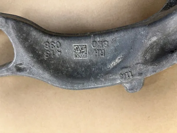 AUDI A5 8W Ammortizzatore Anteriore Destro 8W6413031B image 3