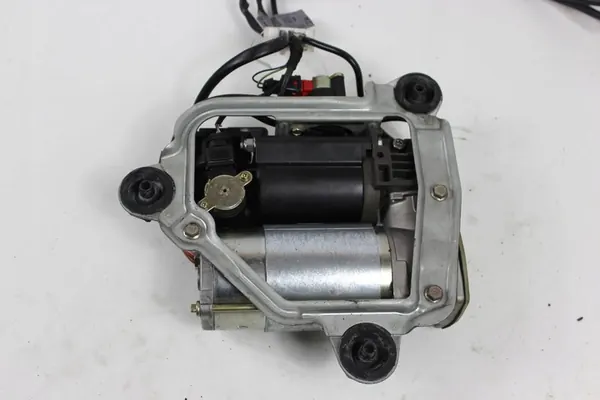 Pneumatic Suspension Compressor BMW X5 E53 image 10