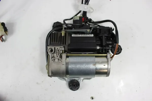 Pneumatic Suspension Compressor BMW X5 E53 image 2