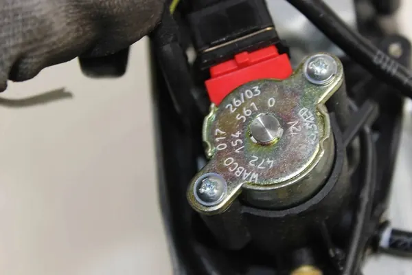 Pneumatic Suspension Compressor BMW X5 E53 image 6