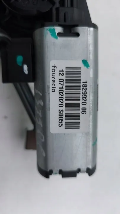 Motor de banco Porsche Taycan OEM 1829920 - Usado image 8