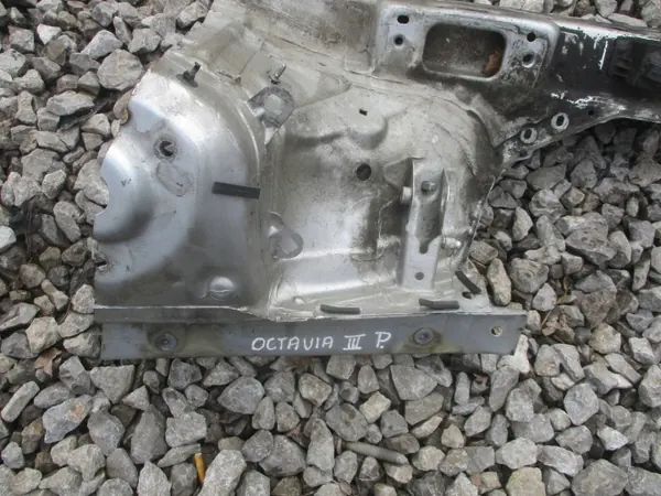 Guardabarros cuarto delantero derecho OEM 5Q0802068 usado image 7