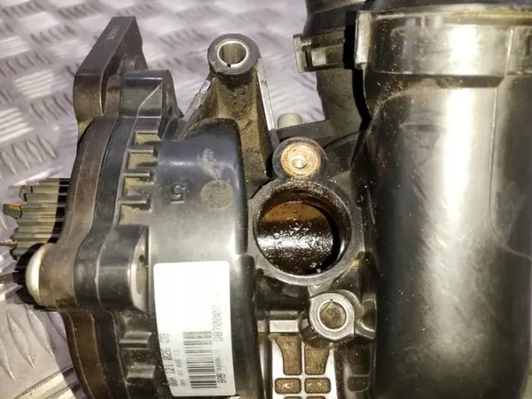 Audi OE Vattenpump 06H121008N image 5