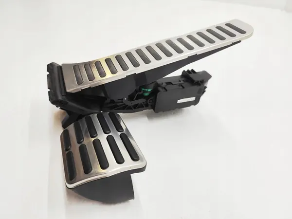 VW Caddy 2K5 Chrompedalabdeckungen 2K5723503B image 2