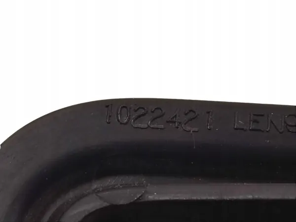 Tesla Model S 2016 Bakreflektor OEM 1022421 image 10