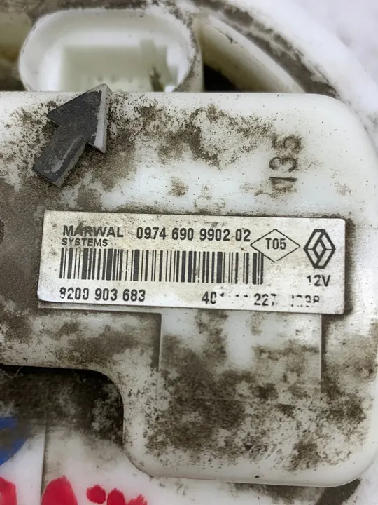 Brandstofpomp Dacia Duster I (2010-2017) 1.6B 8200903683 image 4