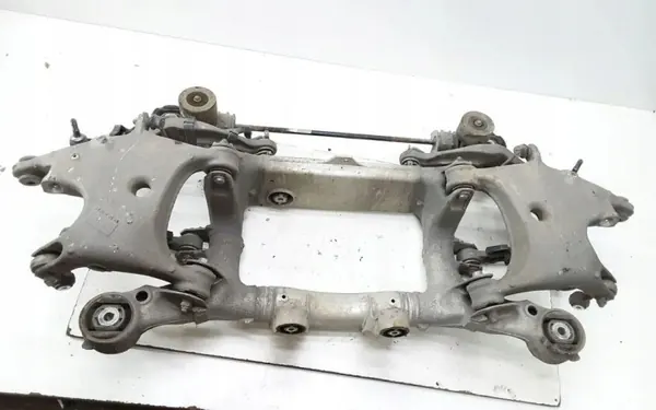BMW OE 6776496 Cuna Trasera Usada para F10 F11 image 2