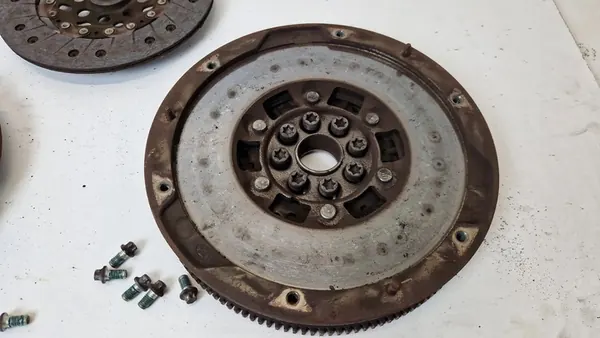 Kaksoismassavolantti Saab 9-3 1.8t 2.0t 2.0T AERO image 4