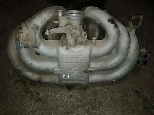 Colector de admisión OEM 1271471 para BMW 5 E34 2.5L image 2