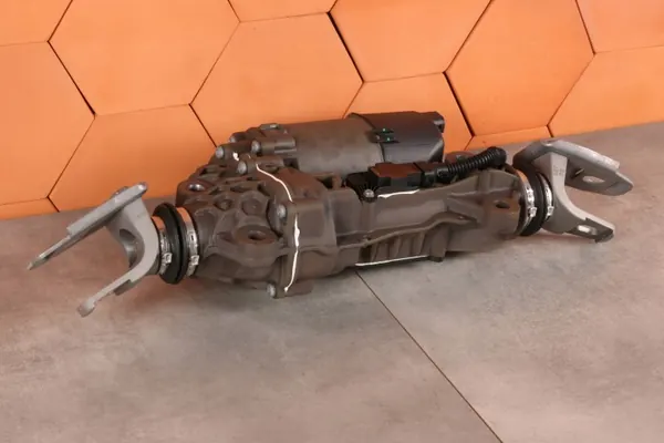 BMW OEM 8861499 Styraktuator - Begagnad 1876 km image 3