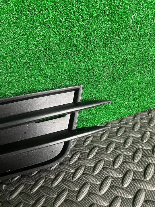 AUDI A6 C7 Griglia Parafango Anteriore Destra OEM 4G0807682F image 3