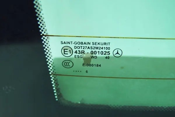 Vitre arrière chauffante Mercedes-Benz OEM 2006 SL R230 image 3