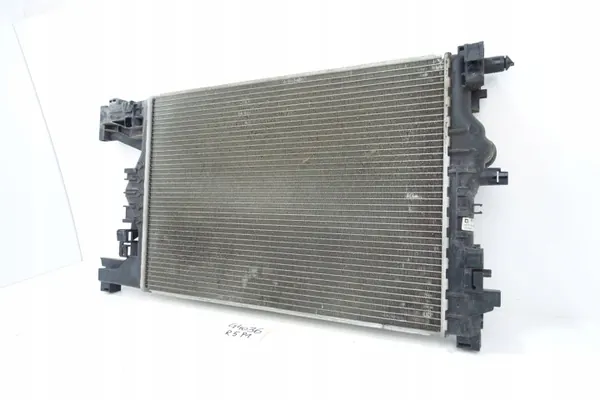 Radiateur d'eau Opel Astra IV J OEM 39074665 - Occasion image 3
