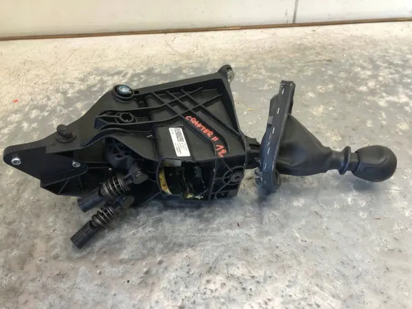 Versnellingspook OEM 2N0711025 voor VW Crafter image 3