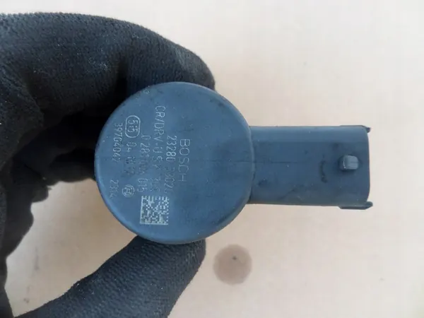 Vanne de rampe de carburant Toyota Yaris III 1.4 D4D Auris image 5