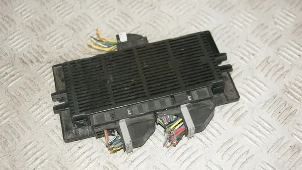 Module de Contrôle des Lumières BMW E87 9128182 image 1