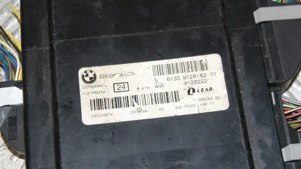 Module de Contrôle des Lumières BMW E87 9128182 image 4