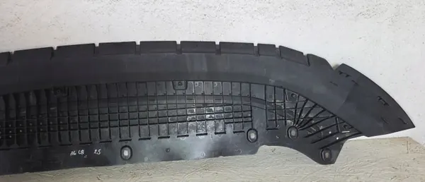 Cobertura inferior para-choques Audi A6 C8 OEM 4K0807611 image 3