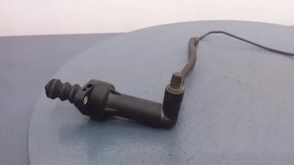 SKODA FABIA III 1.0B TSI Kytkinpumppu 5Q0721261K image 2