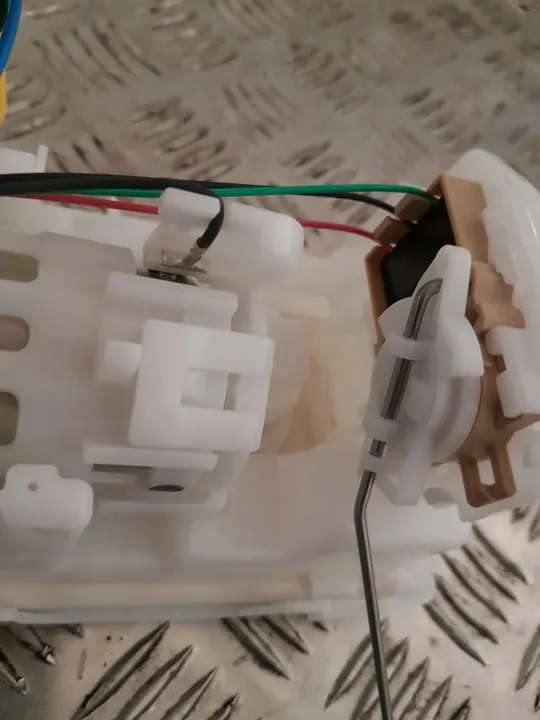 Bränslepump TOYOTA RAV 4 V (XA50) 2.5L hybrid image 5