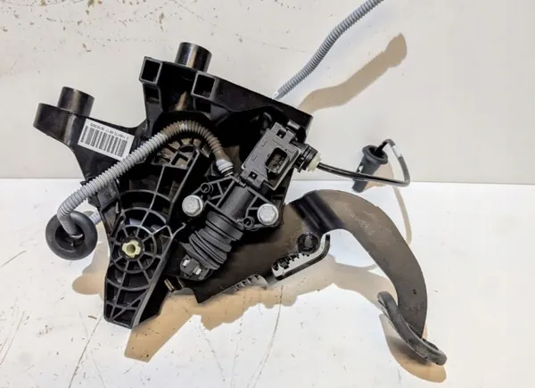 Bomba de pedal de freno OEM 465405580R - Renault OE image 2
