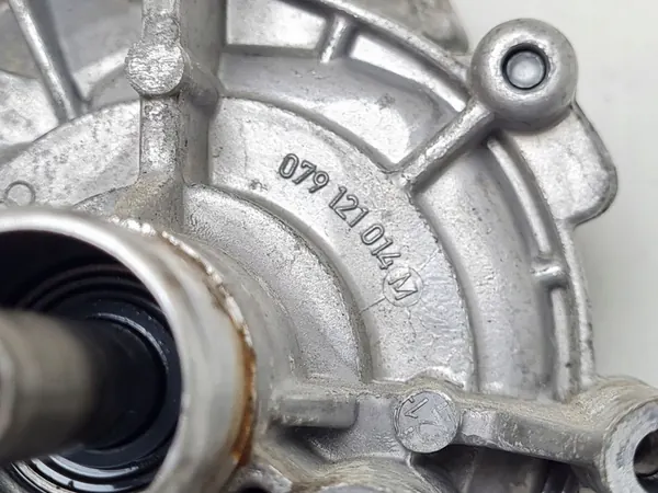 Vattenpump Bentley Flying Spur 2015 079121115BL image 10