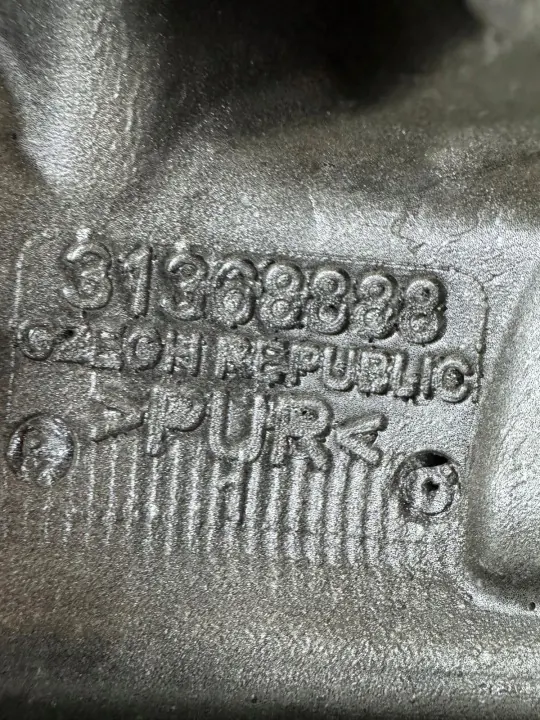 Moottorikansi OEM 31368888 Volvo V40 II 2.0 D:lle image 5
