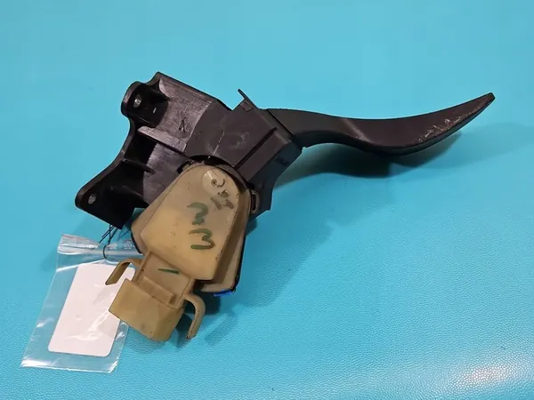 Gaspedal Potentiometer Ford Focus MK1 1.8 TDDI image 2