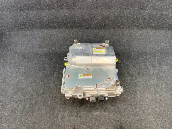 Mitsubishi OEM 9410A098 Spannungswandler - Gebraucht image 2