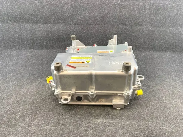 Mitsubishi OEM 9410A098 Spannungswandler - Gebraucht image 5