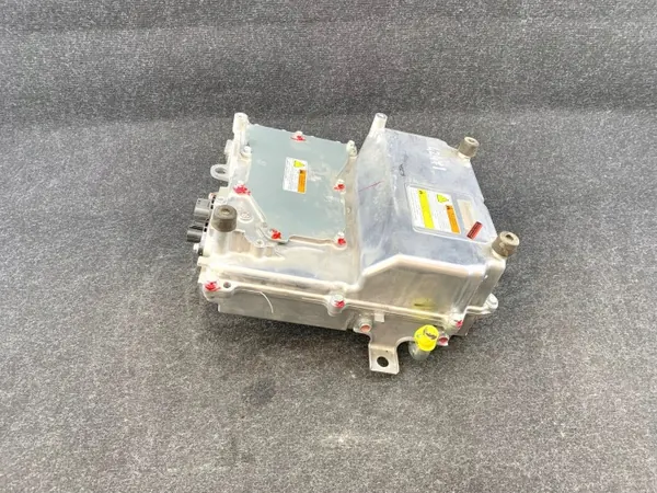 Mitsubishi OEM 9410A098 Spannungswandler - Gebraucht image 6
