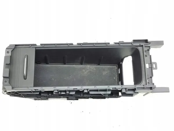 Volkswagen ID.3 2020 Mittkonsolfack OEM 10A858329A image 8