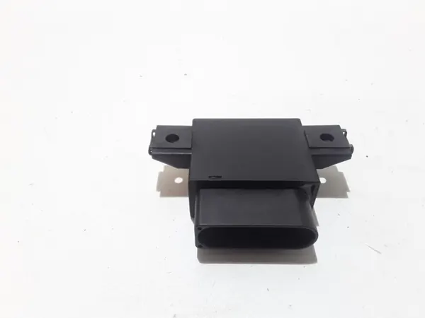 Polttoainepumpun ohjain 8K0906093C Audi A4 2.0L image 3
