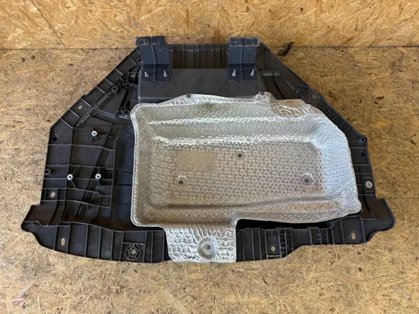 Suelo de maletero Renault Megane IV RS OEM 745149718R image 6
