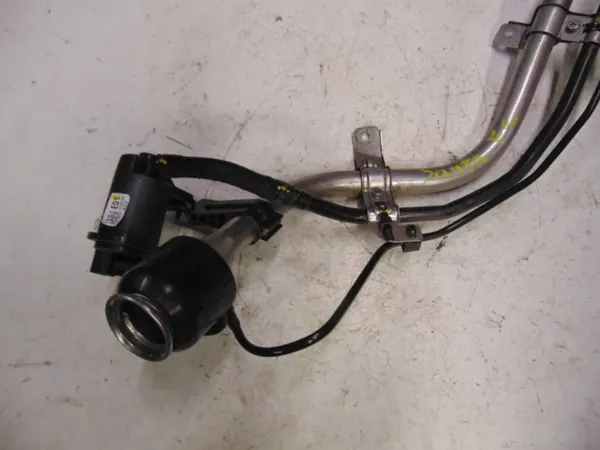 Cuello de llenado OEM 31030CL800 para Hyundai Santa Fe IV image 3