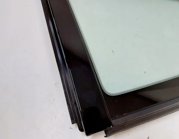 Volvo XC40 Heck rechts Türglas OEM 32368783 image 3