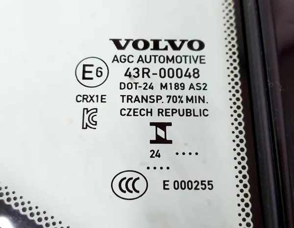 Volvo XC40 Heck rechts Türglas OEM 32368783 image 6