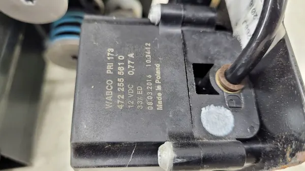 Compressore sospensione pneumatica BMW 5 F10 F11 F01 6875176 image 4