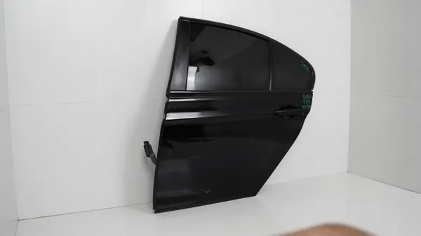 BMW F30 Vänster Bakdörr OEM 360206943 - Begagnad image 3