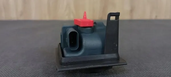 MERCEDES A-KLASA W176 Chiusura sportello carburante A0038203297 image 4